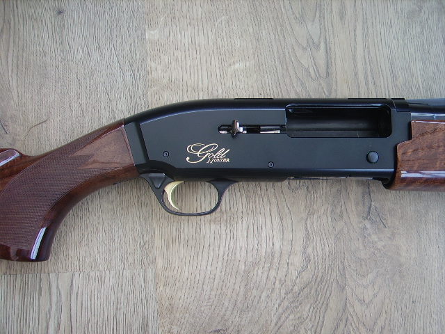 Browning hunter. Браунинг Голд Хантер 12. Браунинг 12 Калибр пластик. Browning 12 Калибр полуавтомат. Браунинг а болт 12 Калибр.