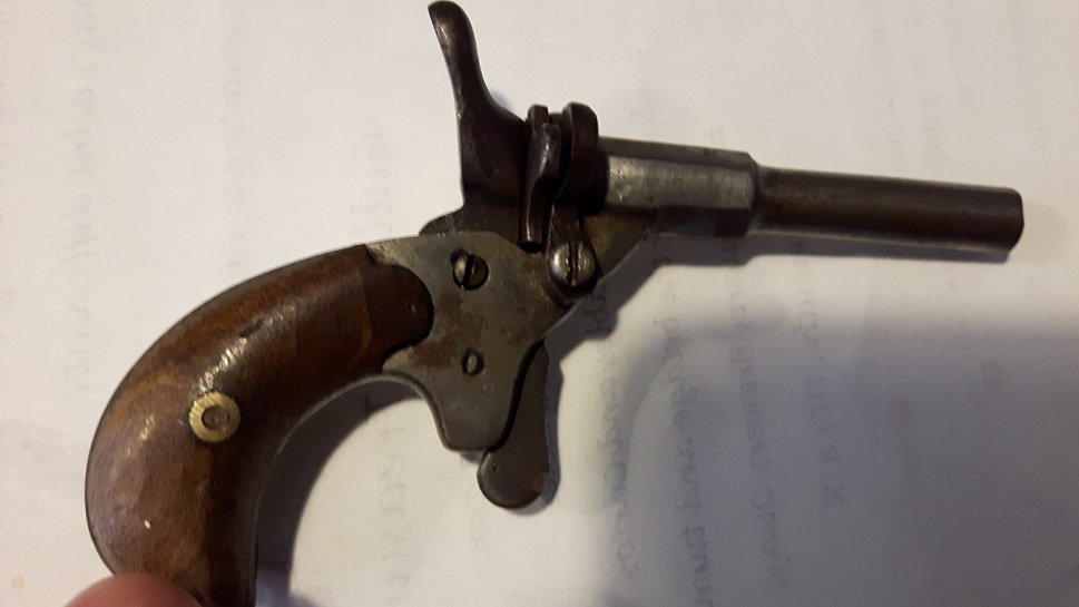 picture of postmans gun 2.jpg