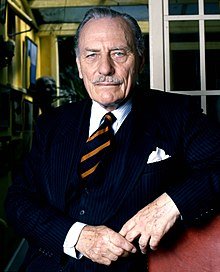 220px-Enoch_Powell_6_Allan_Warren.jpg