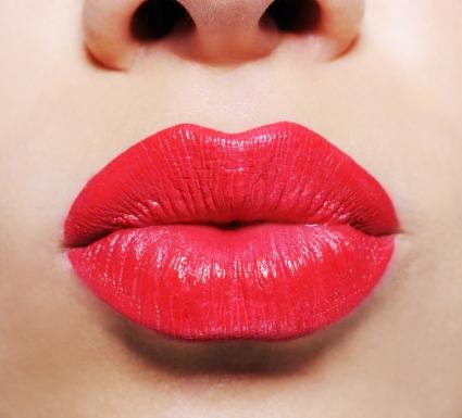169604-425x385-bright-red-lipstick.jpg