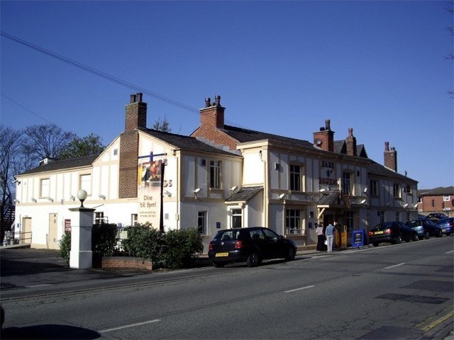 Hare_and_Hounds,_Maghull_-_geograph.org.uk_-_338356.jpg
