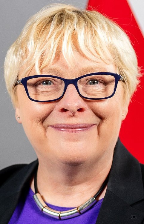 Angela_Eagle.jpg